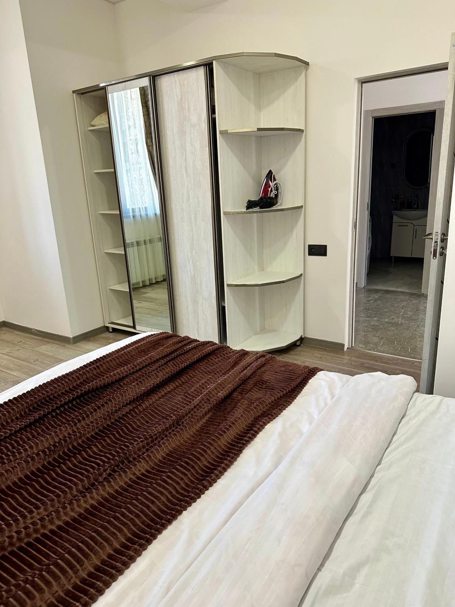New Apartment In Downtown Jerevan Buitenkant foto